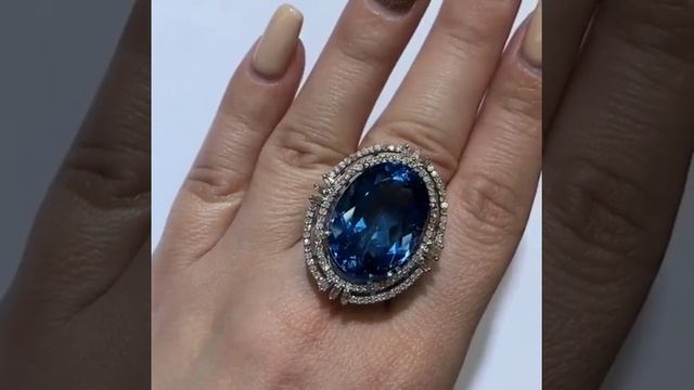 РОСКОШНОЕ КОЛЬЦО С ЛОНДОН ТОПАЗОМ И БРИЛЛИАНТАМИ! фасад 26/32 мм. Камень 16/22 мм. Размер 17 смотреть онлайн