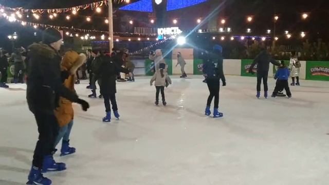 Покатушки на коньках. смотреть онлайн