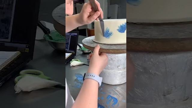 Tutorial Tuesday: Palette Knife Flowers смотреть онлайн