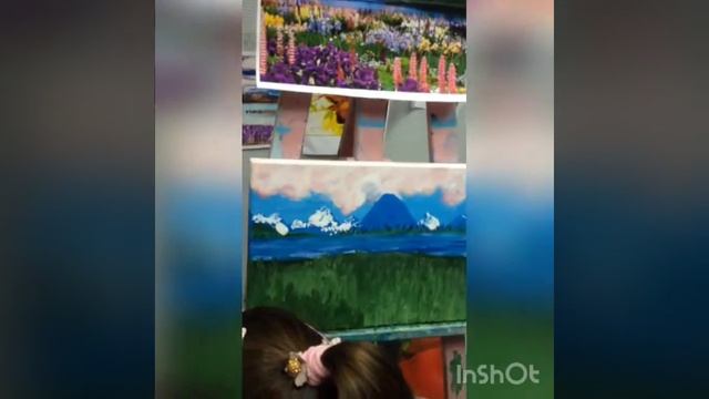 Диана учится писать пейзаж.