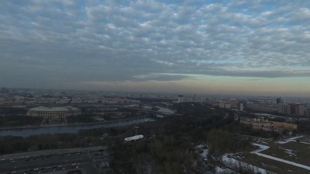 Обзор и тест квадрокоптера DJI Phantom 4 на смотровой площадке – погоня за мотоциклом BMW смотреть онлайн