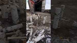 Гидромолотом колим дрова.