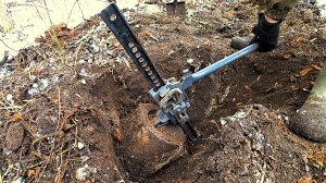 Огромные находки достаю из под завалов. Коп металлолома забираем всё.