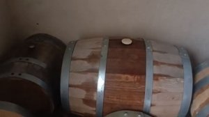 Какие напитки зреют в бочках на винокурне у Фомы...