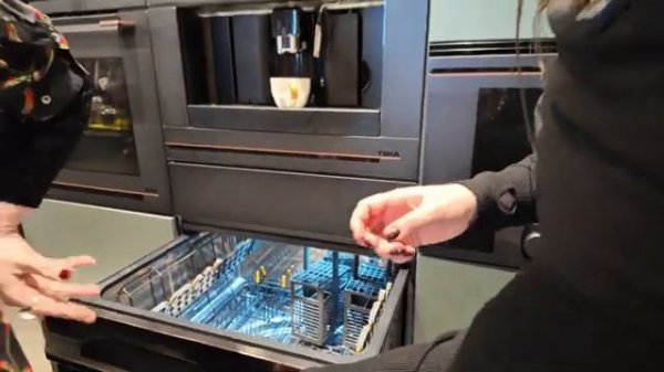 Какую технику выбрать для кухни? Обзор выставки: бюджетные и люксовые модели!