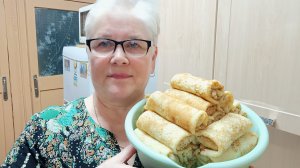 "" Жизнь на пенсии".. Дегустировала холодец.)) Накрутила блинчиков с начинкой🥞.
