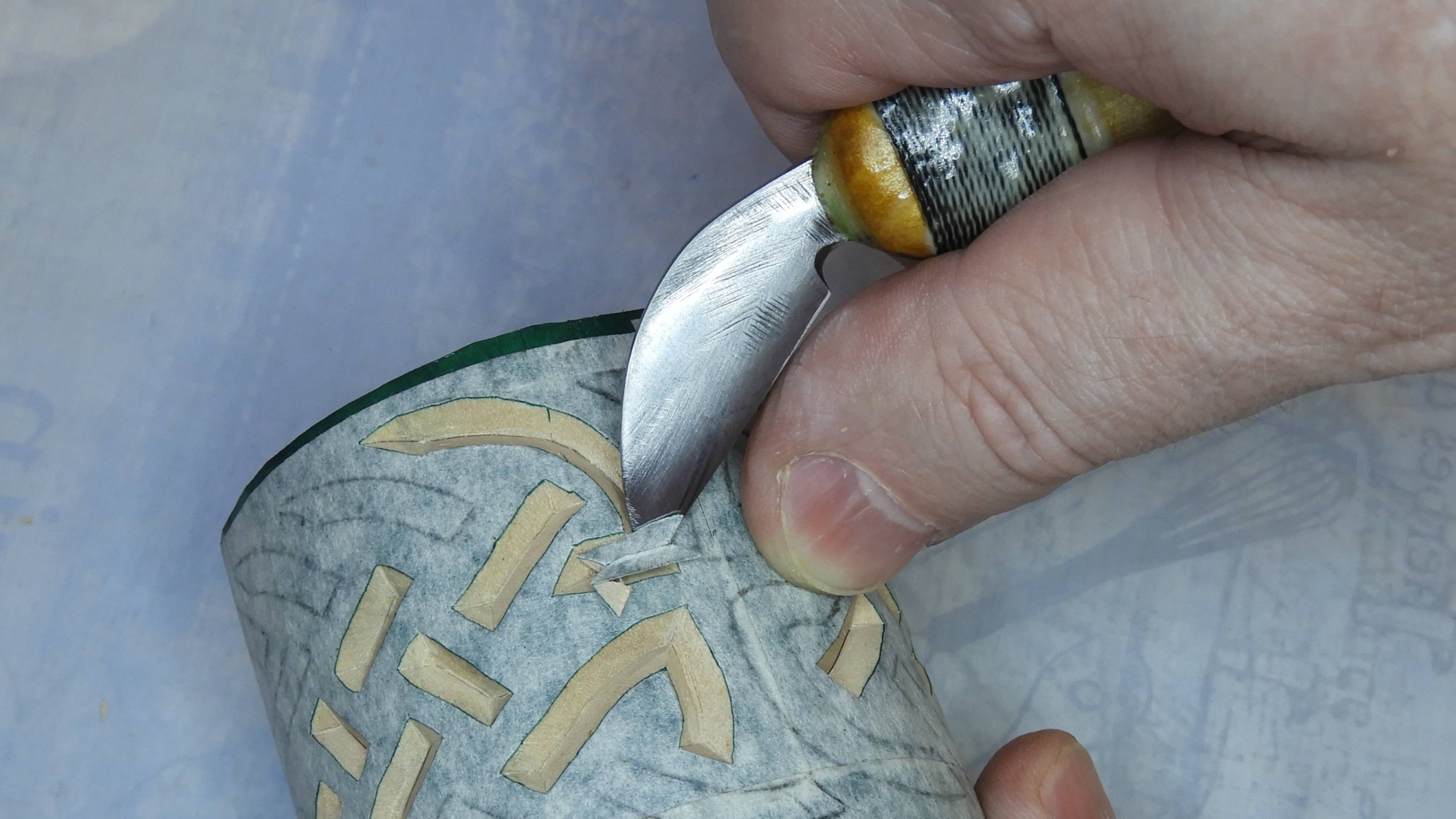 РЕЗЬБА ПО НАКОЛАМ «контур» #7 / Geometric Wood Carving смотреть онлайн
