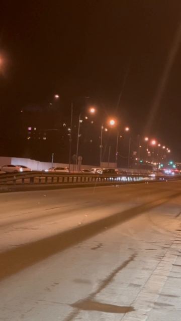 БЕДНЫЙ ТАКСИСТ