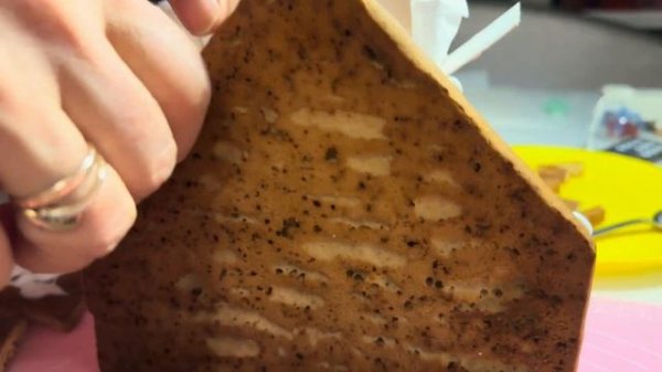 Пряничный домик - Сборка  / Gingerbread House - Assembly