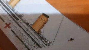 Британик тонит