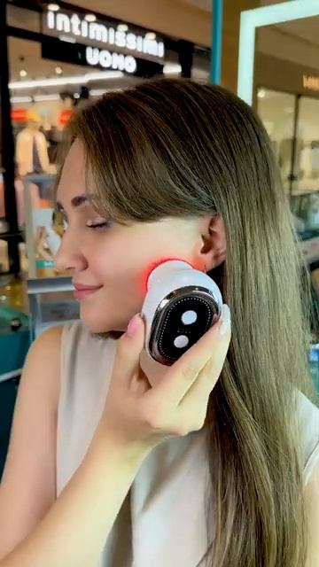 Микротоки, рф лифтинг и чистка лица в одном аппарате #shorts #marutaka #лайфхаки #бьютигаджеты смотреть онлайн