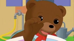 Бурый медвежонок - ЛЕПИТ СНЕГОВИКА (28)