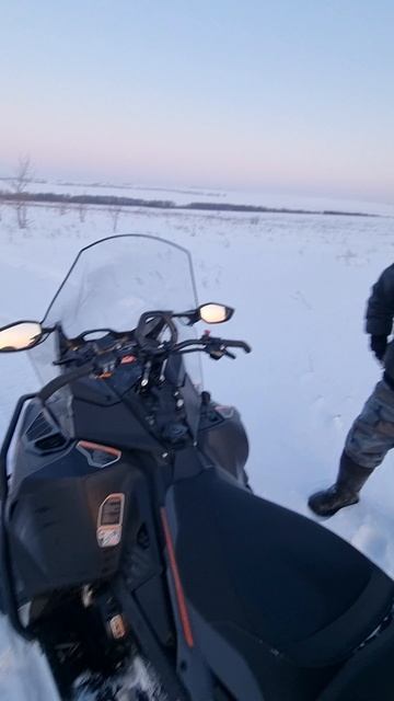 НА НОВОМ ПРОКАТИЛИСЬ ВОЛОСЫ НАЗАД #кириллов #automobile #зима #снегоход #покатушки смотреть онлайн