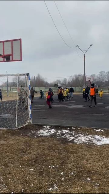 Семейный футбол , приуроченный к празднованию Масленицы смотреть онлайн
