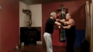 Джеки Чан отдыхает)