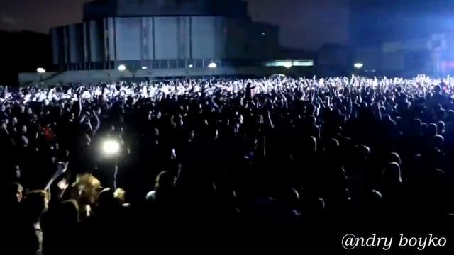 RADIODAY 2012 | Довольный зритель снимает из толпы смотреть онлайн