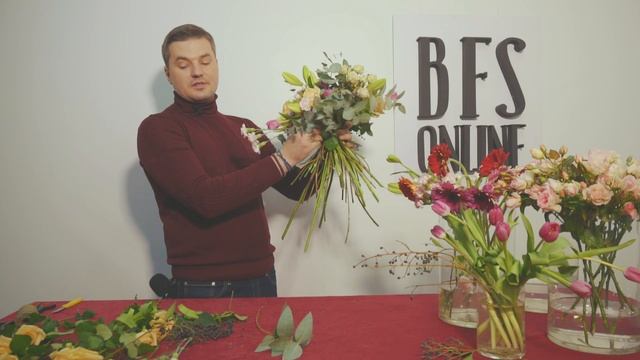 Спиральная техника сборки коммерческого букета. Флорист-дизайнер Иван Базин смотреть онлайн