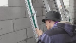 Как устанавливать пластиковые окна, гидроизоляция оконных проёмов. Постройка дома своими руками.