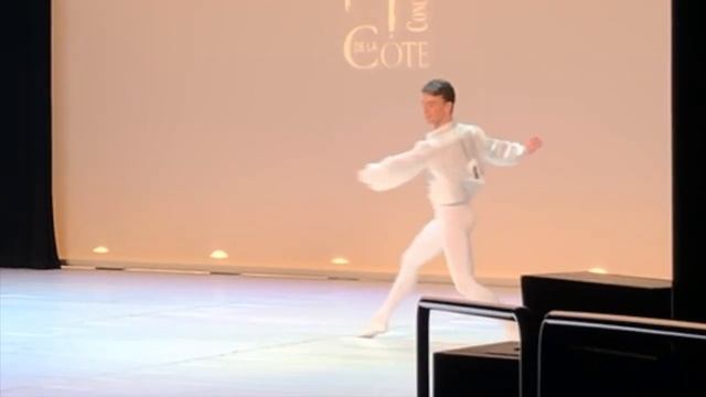 Variation Études au Concours Internationale de Danse de La Côte смотреть онлайн