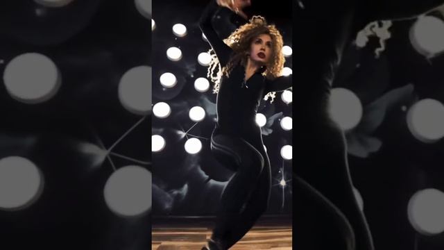 Фрау Esmi смотреть онлайн