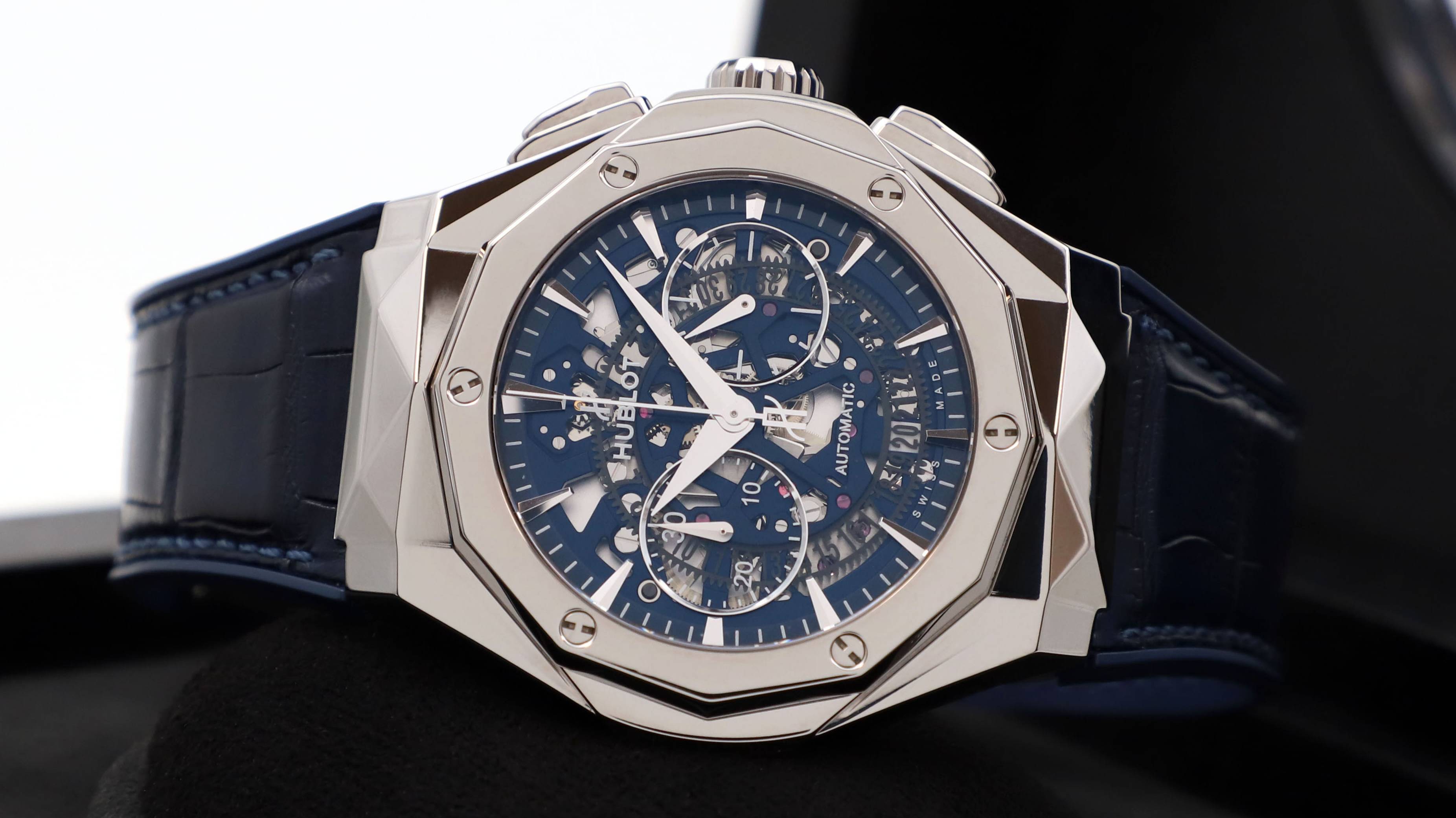 Hublot Classic Fusion Aerofusion Chronograph Orlinski Titanium Blue 45 mm 525.NX.5170.RX.ORL21 смотреть онлайн