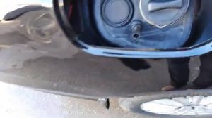 Как снять лючок бензобака на автомобиле MERCEDES C180