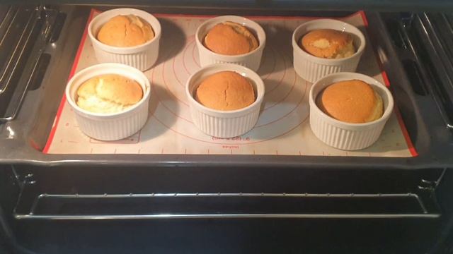 Кексы в духовке.