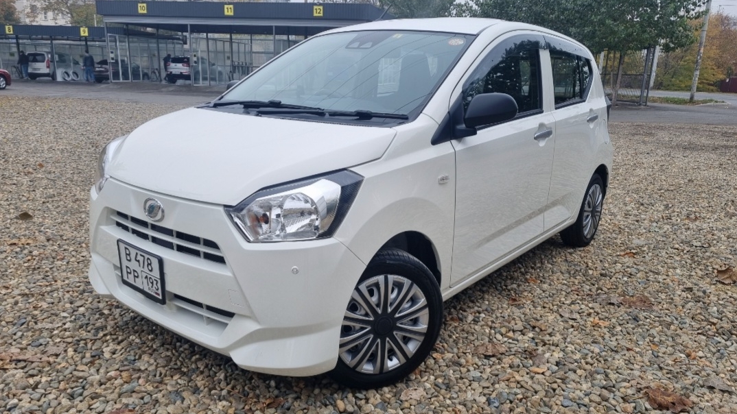 Daihatsu Mira Es 2018г 0.7 АТ смотреть онлайн
