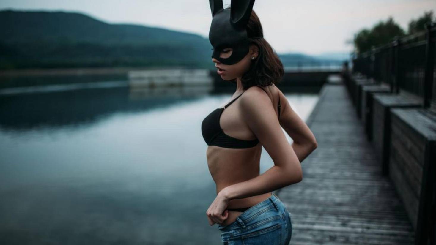 Anton Pavlovsky - Walking Away