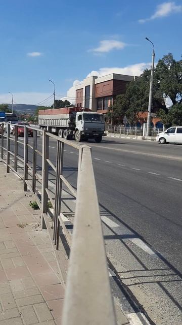 ДАЛЬНОБОЙ #трасса #машина #грузовики #грузовик #дорога #поворот #вертинго #шоссе #грузоваятехника смотреть онлайн