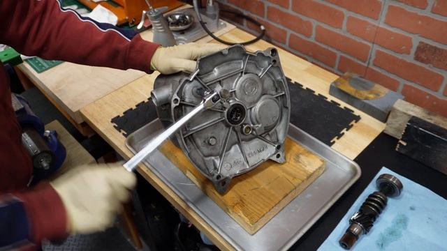 1977 BMW R75/7: Episode 7 - Gearbox Part 1 (Disassembly & Inspection) смотреть онлайн