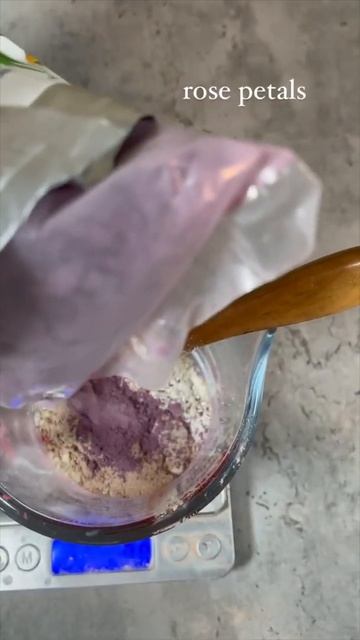 DIY STRAWBERRY FACE MASK 🍓 RECIPE | DIY Cosmetica Short #Short #YoutubeShorts смотреть онлайн