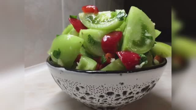 Зелёные помидоры по-корейски — пальчики оближешь! 🍅🔥 смотреть онлайн