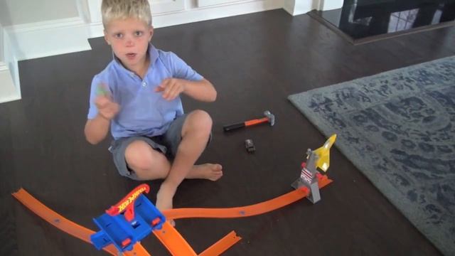 Hot Wheels Track Builder Starter Set Review смотреть онлайн