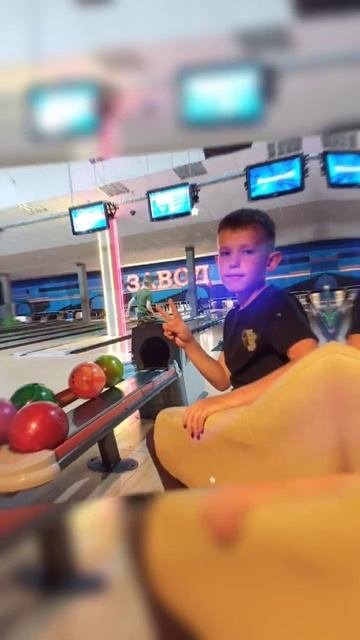 #НЕСИДИМДОМА#боулинг#каникулы смотреть онлайн