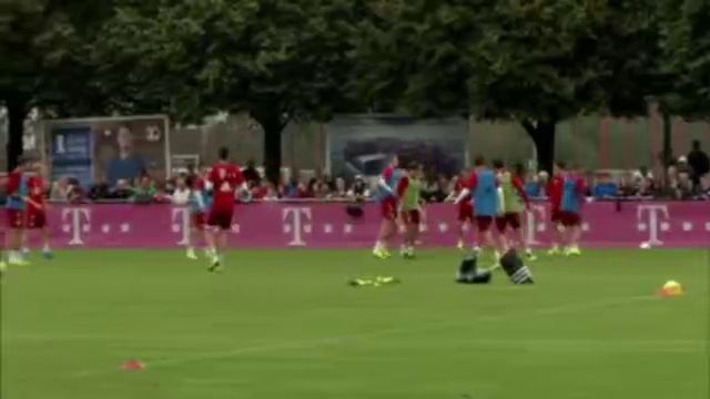 Тренировка Пепа Гвардиолы в Баварии Мюнхен смотреть онлайн