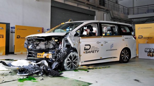 Краш-тест нового GAC M8 (GAC GN8) от DCAR IOCS на CarMaps.Ru