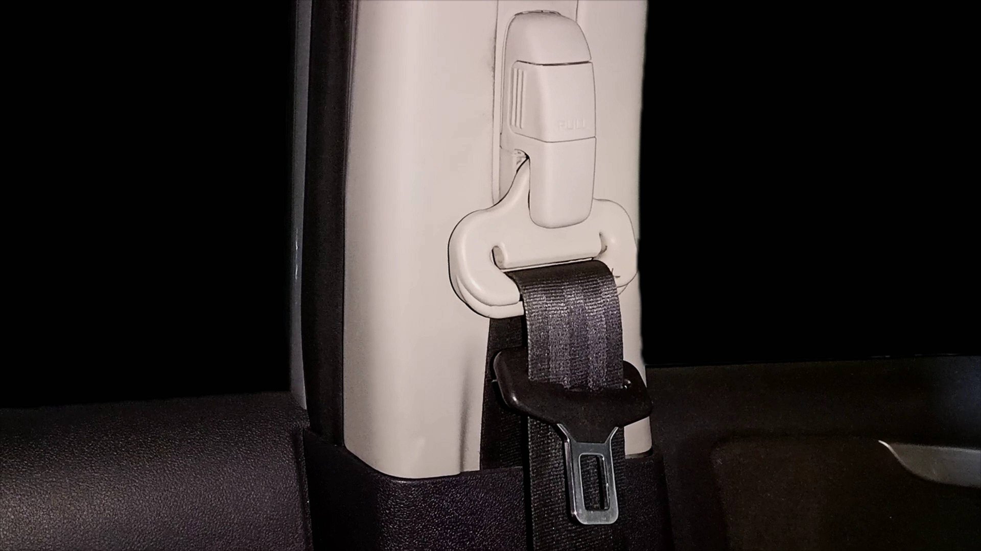 Как разобрать крепление ремня безопасности Nissan Almera смотреть онлайн