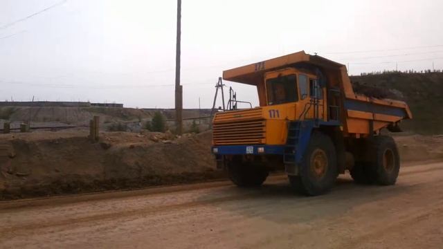 Карьерный БелАЗ смотреть онлайн