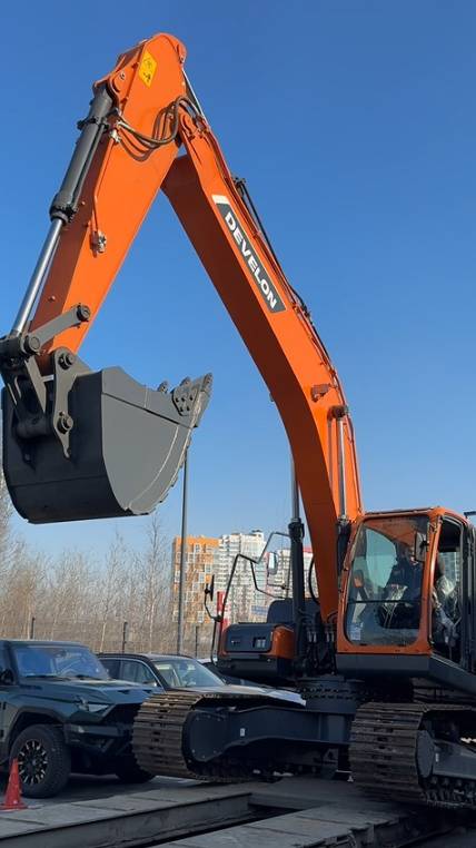 Develon Dx210 - 7M гусеничный экскаватор