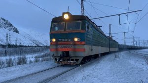 «Приветливый!» Электровоз «Локозавр» ВЛ15А - 004 «Фосагро» с грузовым поездом на перегоне, январь