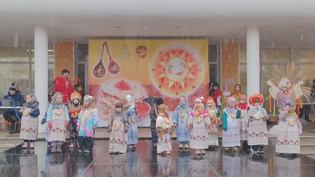 Масленичные гуляния в Совхозе имени Ленина смотреть онлайн