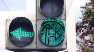 Можно ли повернуть на основной зеленый, при дублирующей стрелке: эксперт все разъяснил