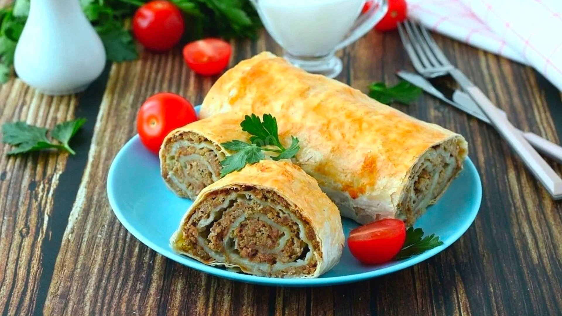 ВКУСНЕЙШИЕ РУЛЕТИКИ из лаваша с фаршем на сковороде😋 смотреть онлайн