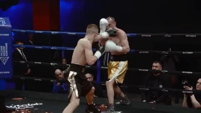 ДО ПОСЛЕДНЕГО УДАРА: Максим Шумов vs Василий Самчук. Путь в RCC Boxing смотреть онлайн