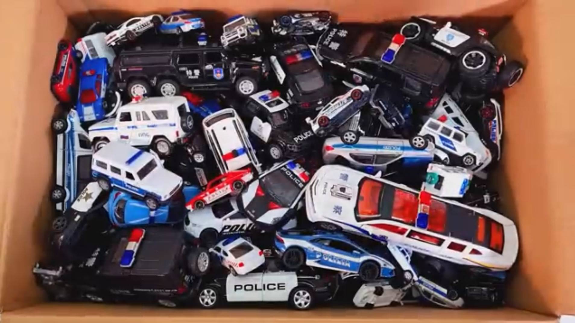 LEGO_Мир -Супер коллекция полицейских машинок из всех стран смотреть онлайн