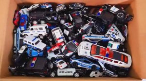 LEGO_Мир -Супер коллекция полицейских машинок из всех стран