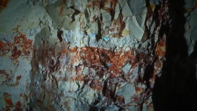 The Bushmen Find $12,000 Opal After Risking Mine Collapse | Outback Opal Hunters