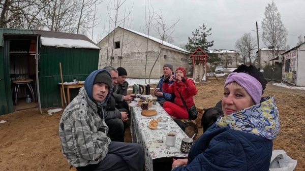 Масленица в деревне. Делаем чучело. Сиплый, Надежда, Солома, Семён, Оксана, Пасынок, Энергетик'