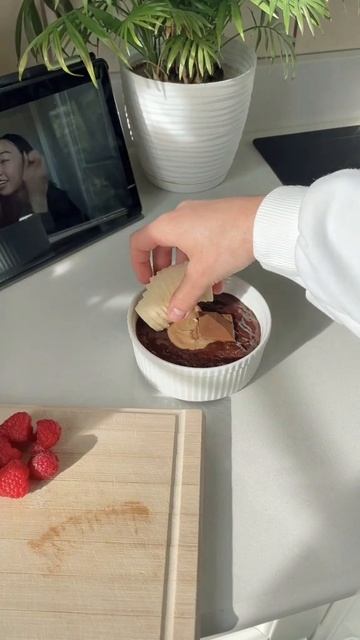 Жизнь состоит не в том, чтобы найти себя. Жизнь состоит в том, чтобы создать себя.